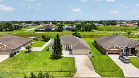 5852 NW Ethel Ct, Port Saint Lucie, FL 34986
