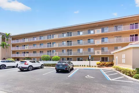 5746 Crystal Shores Dr #303, Boynton Beach, FL 33437