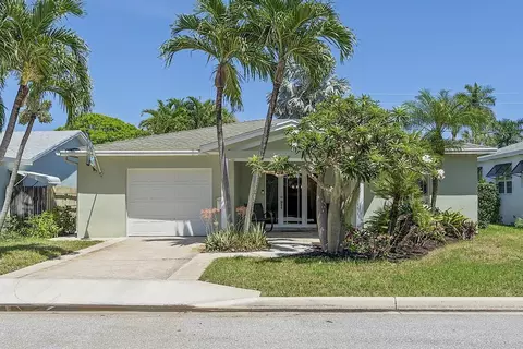 1106 N Lakeside Dr, Lake Worth Beach, FL 33460