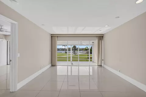 Living - 478 Tequesta Dr #204, Tequesta, FL 33469 photo 2 of 3