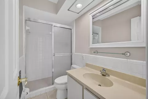 Bath - 478 Tequesta Dr #204, Tequesta, FL 33469 photo 2 of 2