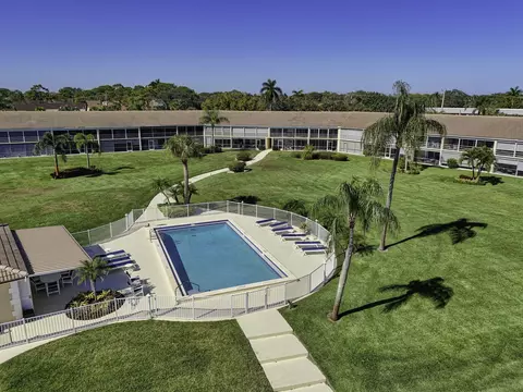 Exterior - 478 Tequesta Dr #204, Tequesta, FL 33469 photo 4 of 7