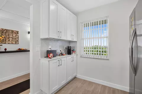 575 Oaks Ln #709, Pompano Beach, FL 33069