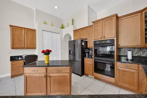 Kitchen - 755 SW River Bend Cir, Stuart, FL 34997 photo 6 of 6