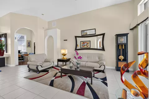 Living - 755 SW River Bend Cir, Stuart, FL 34997 photo 2 of 7
