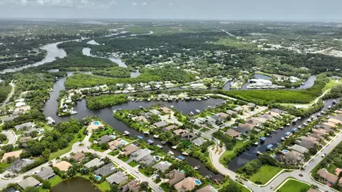 View/Area - 755 SW River Bend Cir, Stuart, FL 34997 photo 16 of 21