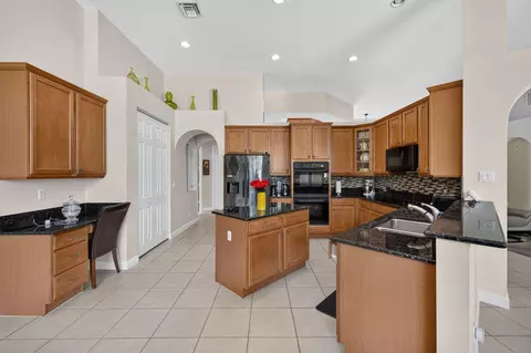 Kitchen - 755 SW River Bend Cir, Stuart, FL 34997 photo 1 of 6