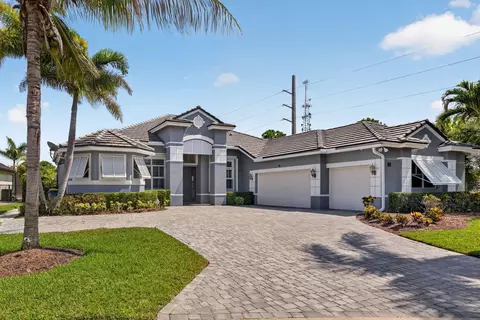 Exterior - 755 SW River Bend Cir, Stuart, FL 34997 photo 3 of 18