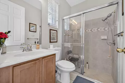 Bath - 755 SW River Bend Cir, Stuart, FL 34997 photo 4 of 4