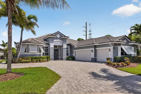 Exterior - 755 SW River Bend Cir, Stuart, FL 34997 photo 3 of 17