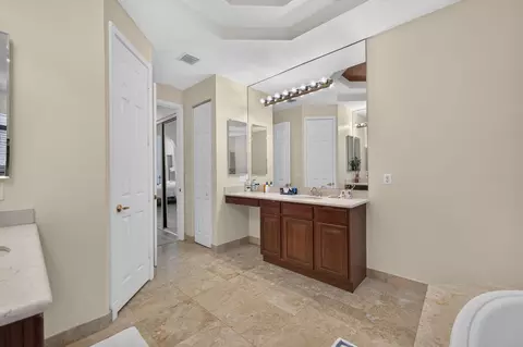 Bath - 755 SW River Bend Cir, Stuart, FL 34997 photo 2 of 4