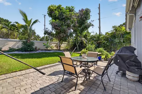 Exterior - 755 SW River Bend Cir, Stuart, FL 34997 photo 10 of 17