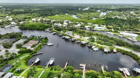 View/Area - 755 SW River Bend Cir, Stuart, FL 34997 photo 18 of 21