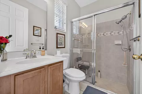 Bath - 755 SW River Bend Cir, Stuart, FL 34997 photo 4 of 4