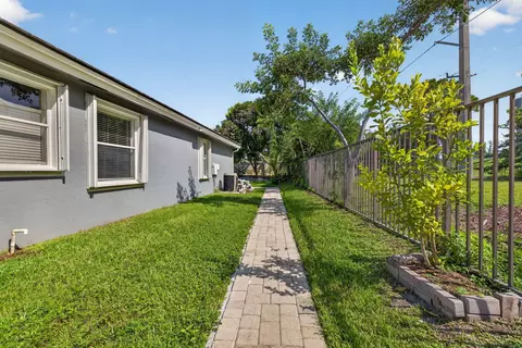 Exterior - 755 SW River Bend Cir, Stuart, FL 34997 photo 14 of 17