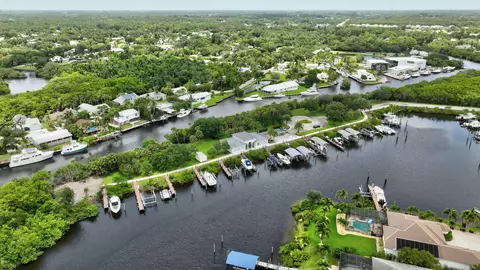 View/Area - 755 SW River Bend Cir, Stuart, FL 34997 photo 19 of 21