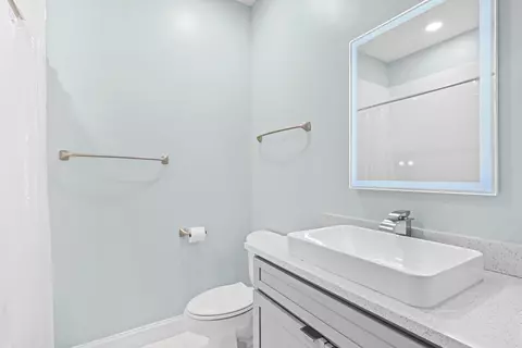 Bath - 5430 SE Moseley Dr, Stuart, FL 34997 photo 3 of 5