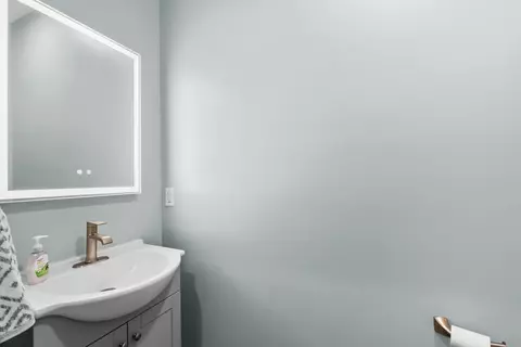 Bath - 5430 SE Moseley Dr, Stuart, FL 34997 photo 5 of 5