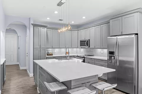 Kitchen - 5430 SE Moseley Dr, Stuart, FL 34997 photo 6 of 7