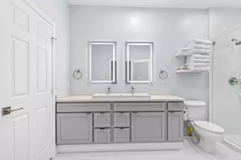 Bath - 5430 SE Moseley Dr, Stuart, FL 34997 photo 1 of 5