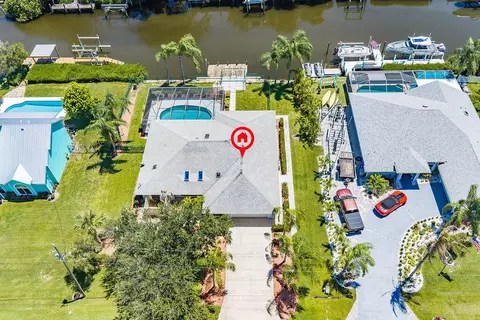 433 12th St SE, Vero Beach, FL 32962