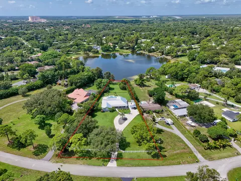 4628 Square Lake Dr, Palm Beach Gardens, FL 33418