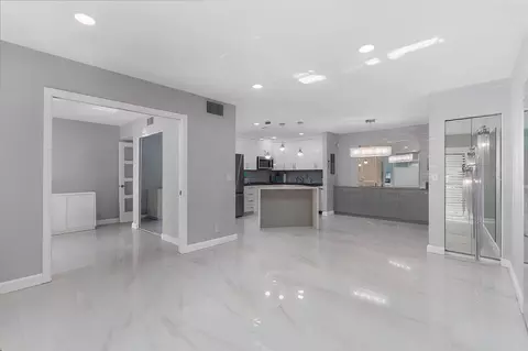 130 Cypress Club Dr #306, Pompano Beach, FL 33060