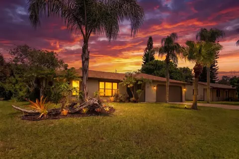 471 SE Lancaster Ave, Port Saint Lucie, FL 34984