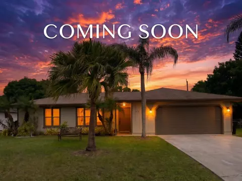 471 SE Lancaster Ave, Port Saint Lucie, FL 34984