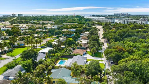 View/Area - 109 E Riverside Dr, Jupiter, FL 33469 photo 1 of 10