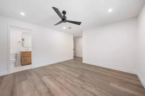 Bedroom - 109 E Riverside Dr, Jupiter, FL 33469 photo 4 of 4