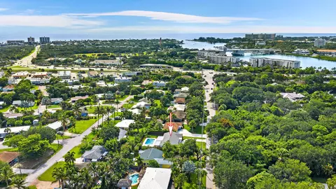 View/Area - 109 E Riverside Dr, Jupiter, FL 33469 photo 2 of 10