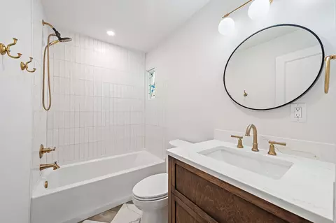 Bath - 109 E Riverside Dr, Jupiter, FL 33469 photo 1 of 3