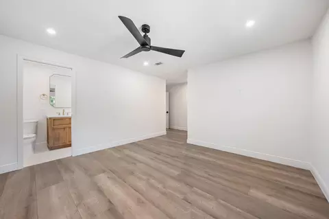 Bedroom - 109 E Riverside Dr, Jupiter, FL 33469 photo 5 of 6