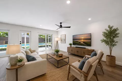Living - 109 E Riverside Dr, Jupiter, FL 33469 photo 4 of 5