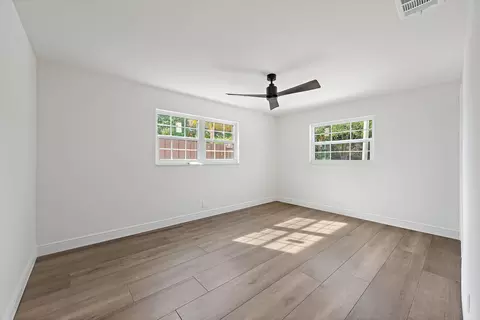 Bedroom - 109 E Riverside Dr, Jupiter, FL 33469 photo 1 of 6