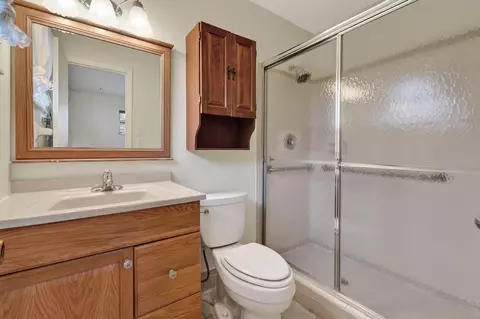 Bath - 11 Windsor Rd E, Jupiter, FL 33469 photo 1 of 2