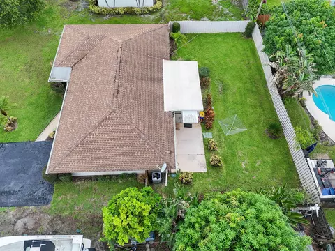 View/Area - 11 Windsor Rd E, Jupiter, FL 33469 photo 4 of 7