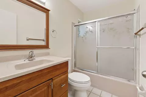 Bath - 11 Windsor Rd E, Jupiter, FL 33469 photo 2 of 2