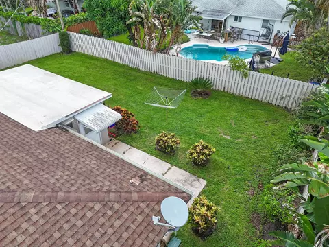 View/Area - 11 Windsor Rd E, Jupiter, FL 33469 photo 3 of 7