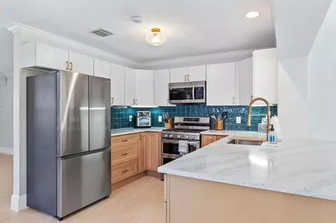 511 Ivy Ave, Palm Beach Gardens, FL 33410