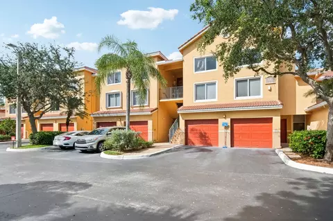 300 Scotia Dr #304, Hypoluxo, FL 33462