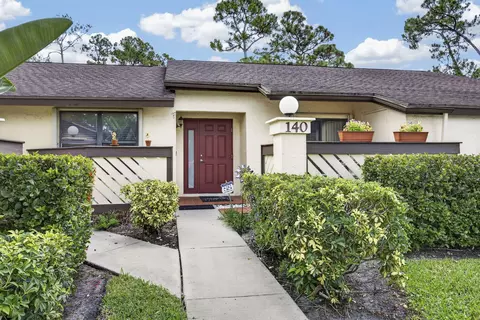 140 Karanda Ct, Royal Palm Beach, FL 33411