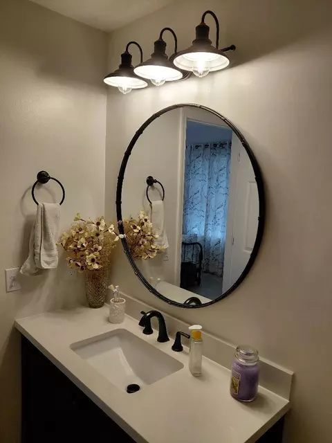 Bath - 2634 SE 30th St, Okeechobee, FL 34974 photo 2 of 3
