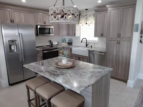 Kitchen - 2634 SE 30th St, Okeechobee, FL 34974 photo 1 of 3
