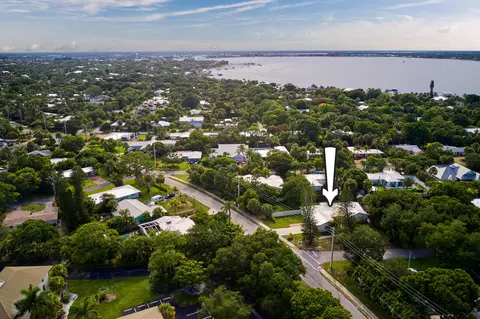 View/Area - 296 SE Wentworth Dr, Stuart, FL 34996 photo 7 of 8