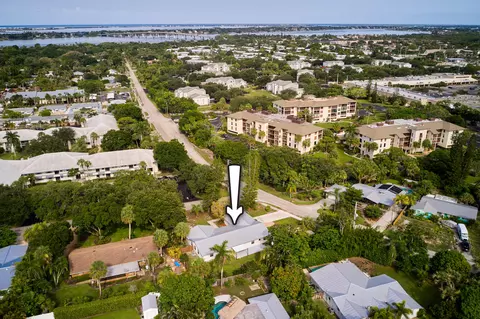 View/Area - 296 SE Wentworth Dr, Stuart, FL 34996 photo 5 of 8
