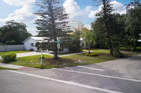 View/Area - 296 SE Wentworth Dr, Stuart, FL 34996 photo 2 of 8