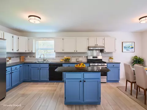 Kitchen - 296 SE Wentworth Dr, Stuart, FL 34996 photo 5 of 6