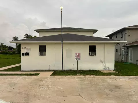 1673 W 26th St #1, Riviera Beach, FL 33404